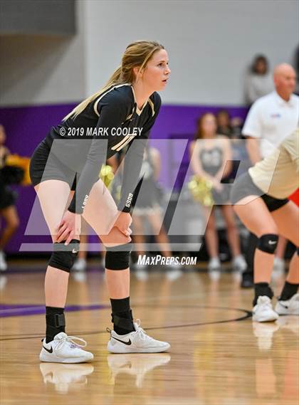 Thumbnail 1 in McGregor vs Groesbeck (UIL 3A Bi-District) photogallery.
