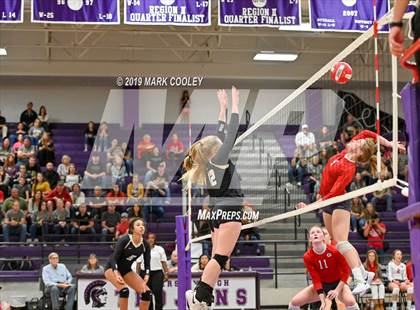 Thumbnail 2 in McGregor vs Groesbeck (UIL 3A Bi-District) photogallery.
