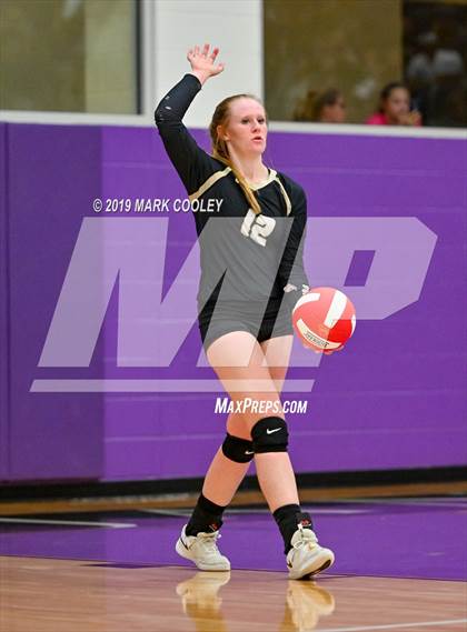 Thumbnail 3 in McGregor vs Groesbeck (UIL 3A Bi-District) photogallery.