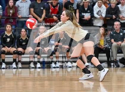 Thumbnail 1 in McGregor vs Groesbeck (UIL 3A Bi-District) photogallery.