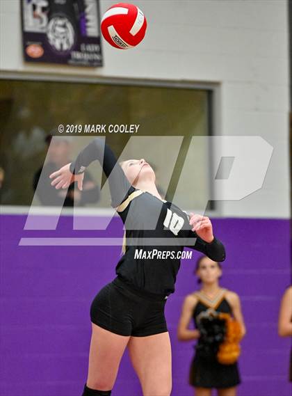 Thumbnail 2 in McGregor vs Groesbeck (UIL 3A Bi-District) photogallery.