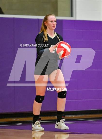 Thumbnail 3 in McGregor vs Groesbeck (UIL 3A Bi-District) photogallery.