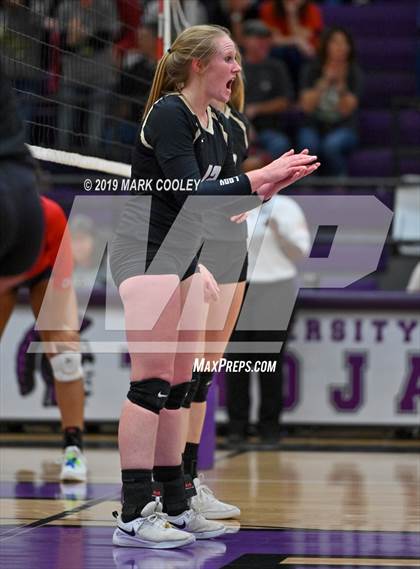 Thumbnail 2 in McGregor vs Groesbeck (UIL 3A Bi-District) photogallery.