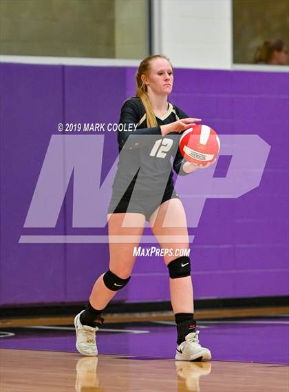 Thumbnail 2 in McGregor vs Groesbeck (UIL 3A Bi-District) photogallery.