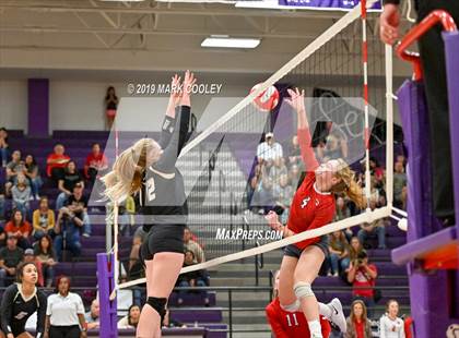 Thumbnail 3 in McGregor vs Groesbeck (UIL 3A Bi-District) photogallery.