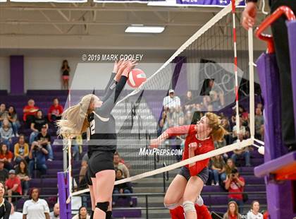 Thumbnail 1 in McGregor vs Groesbeck (UIL 3A Bi-District) photogallery.