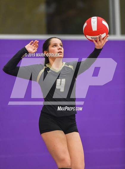 Thumbnail 2 in McGregor vs Groesbeck (UIL 3A Bi-District) photogallery.