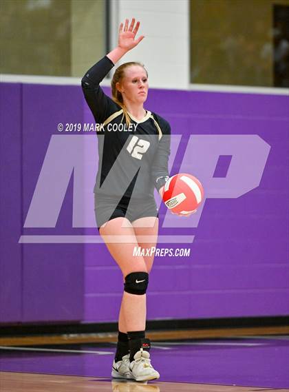 Thumbnail 3 in McGregor vs Groesbeck (UIL 3A Bi-District) photogallery.