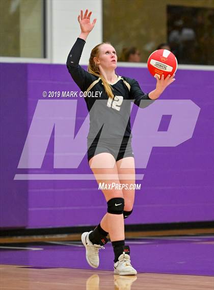 Thumbnail 2 in McGregor vs Groesbeck (UIL 3A Bi-District) photogallery.