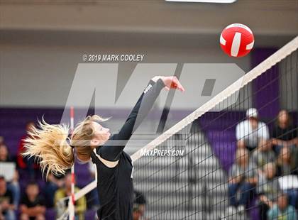 Thumbnail 3 in McGregor vs Groesbeck (UIL 3A Bi-District) photogallery.
