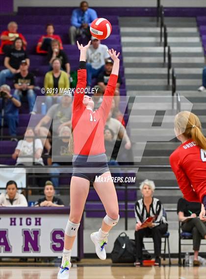 Thumbnail 2 in McGregor vs Groesbeck (UIL 3A Bi-District) photogallery.