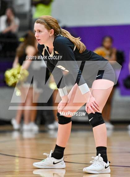 Thumbnail 2 in McGregor vs Groesbeck (UIL 3A Bi-District) photogallery.