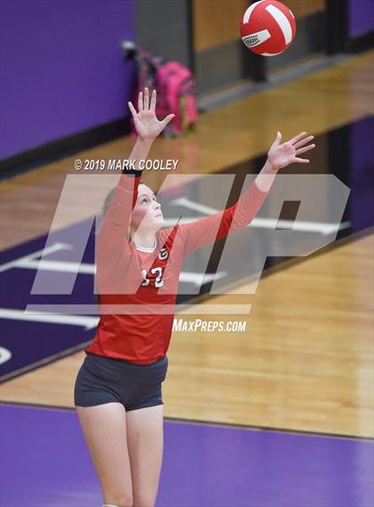 Thumbnail 2 in McGregor vs Groesbeck (UIL 3A Bi-District) photogallery.