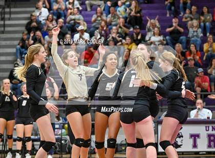 Thumbnail 2 in McGregor vs Groesbeck (UIL 3A Bi-District) photogallery.