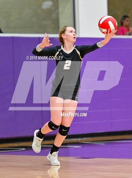 Thumbnail 1 in McGregor vs Groesbeck (UIL 3A Bi-District) photogallery.