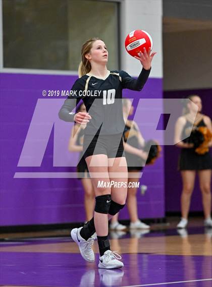 Thumbnail 3 in McGregor vs Groesbeck (UIL 3A Bi-District) photogallery.