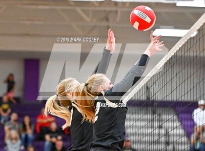 Thumbnail 2 in McGregor vs Groesbeck (UIL 3A Bi-District) photogallery.