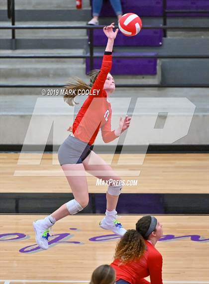 Thumbnail 1 in McGregor vs Groesbeck (UIL 3A Bi-District) photogallery.