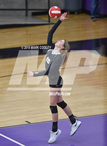 Thumbnail 3 in McGregor vs Groesbeck (UIL 3A Bi-District) photogallery.