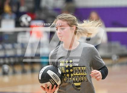 Thumbnail 1 in McGregor vs Groesbeck (UIL 3A Bi-District) photogallery.