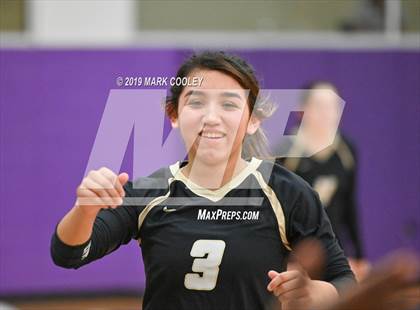Thumbnail 1 in McGregor vs Groesbeck (UIL 3A Bi-District) photogallery.