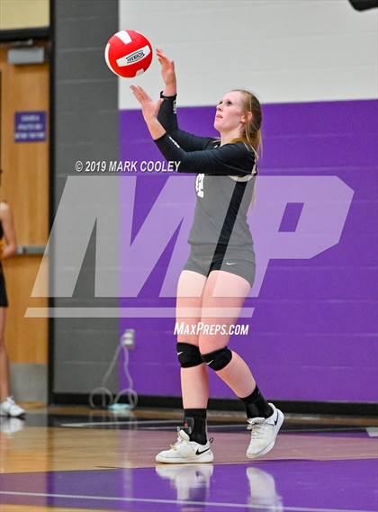 Thumbnail 3 in McGregor vs Groesbeck (UIL 3A Bi-District) photogallery.