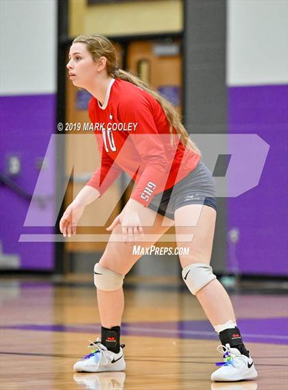 Thumbnail 1 in McGregor vs Groesbeck (UIL 3A Bi-District) photogallery.