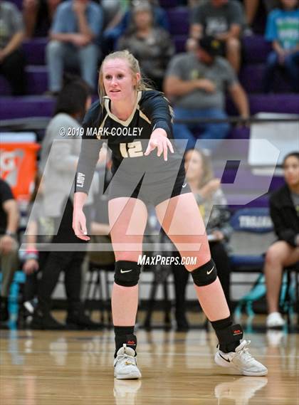 Thumbnail 2 in McGregor vs Groesbeck (UIL 3A Bi-District) photogallery.