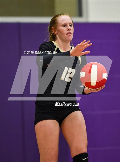 Thumbnail 1 in McGregor vs Groesbeck (UIL 3A Bi-District) photogallery.
