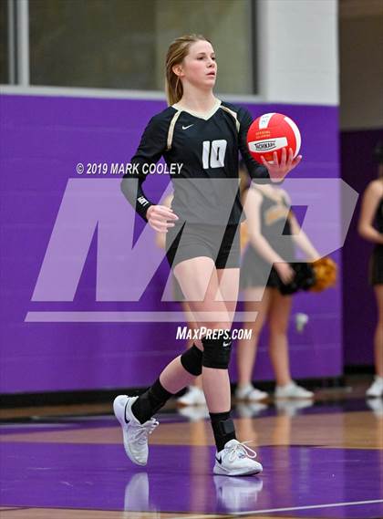 Thumbnail 2 in McGregor vs Groesbeck (UIL 3A Bi-District) photogallery.