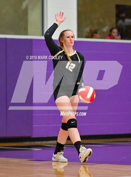 Thumbnail 2 in McGregor vs Groesbeck (UIL 3A Bi-District) photogallery.