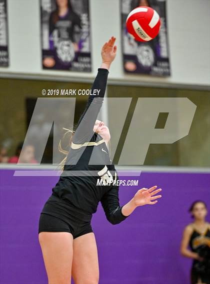 Thumbnail 3 in McGregor vs Groesbeck (UIL 3A Bi-District) photogallery.