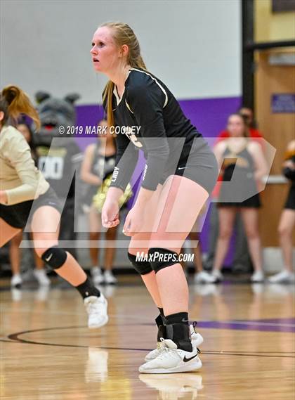 Thumbnail 2 in McGregor vs Groesbeck (UIL 3A Bi-District) photogallery.