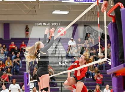 Thumbnail 2 in McGregor vs Groesbeck (UIL 3A Bi-District) photogallery.
