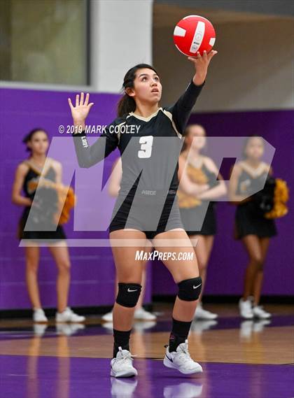 Thumbnail 3 in McGregor vs Groesbeck (UIL 3A Bi-District) photogallery.