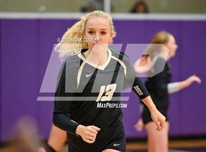 Thumbnail 2 in McGregor vs Groesbeck (UIL 3A Bi-District) photogallery.