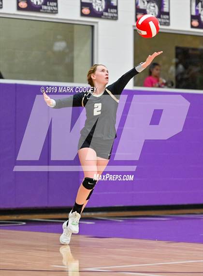Thumbnail 2 in McGregor vs Groesbeck (UIL 3A Bi-District) photogallery.