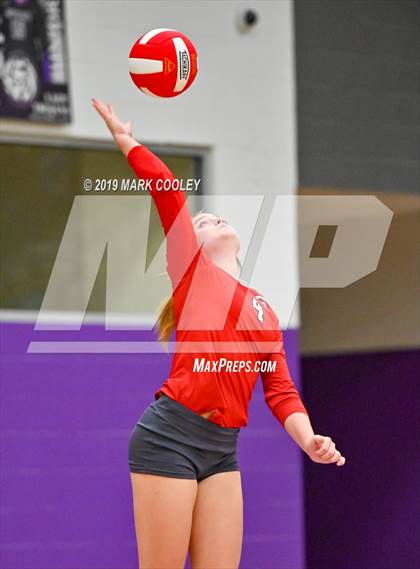 Thumbnail 2 in McGregor vs Groesbeck (UIL 3A Bi-District) photogallery.