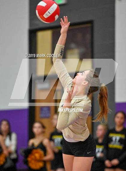 Thumbnail 2 in McGregor vs Groesbeck (UIL 3A Bi-District) photogallery.