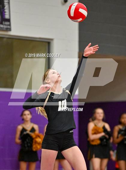 Thumbnail 1 in McGregor vs Groesbeck (UIL 3A Bi-District) photogallery.