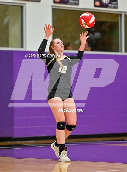 Thumbnail 3 in McGregor vs Groesbeck (UIL 3A Bi-District) photogallery.