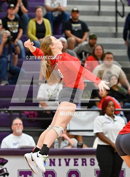 Thumbnail 3 in McGregor vs Groesbeck (UIL 3A Bi-District) photogallery.