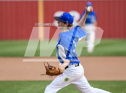 Thumbnail 1 in Lorena vs. Robinson photogallery.