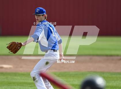 Thumbnail 3 in Lorena vs. Robinson photogallery.