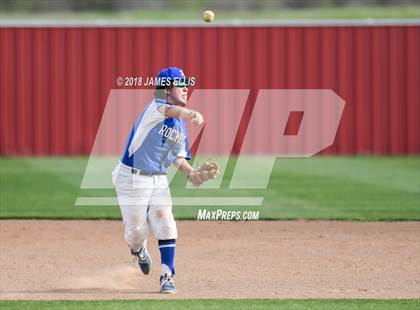 Thumbnail 2 in Lorena vs. Robinson photogallery.