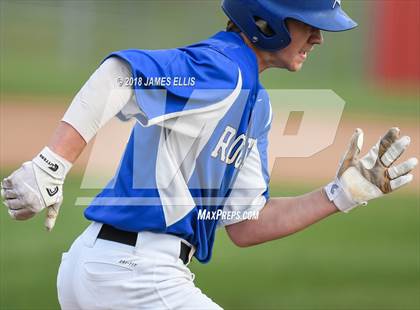 Thumbnail 2 in Lorena vs. Robinson photogallery.