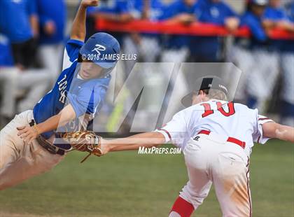 Thumbnail 3 in Lorena vs. Robinson photogallery.