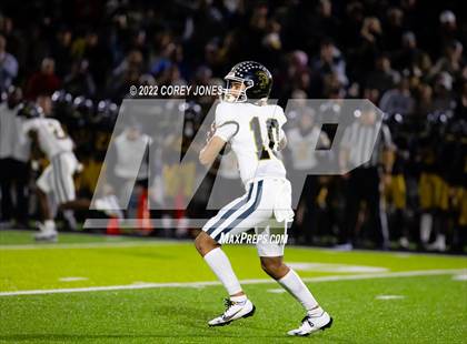 Thumbnail 2 in Carrollton vs Colquitt County (GHSA 7A Semifinal) photogallery.