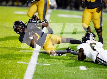 Thumbnail 3 in Carrollton vs Colquitt County (GHSA 7A Semifinal) photogallery.