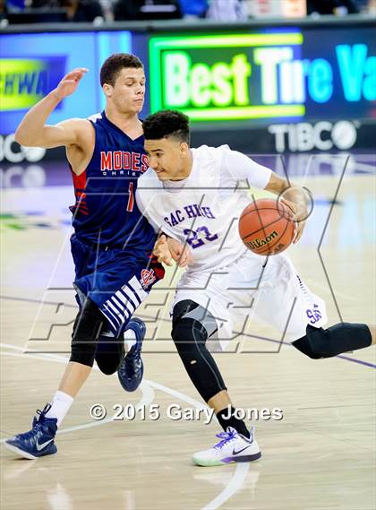 Thumbnail 2 in Modesto Christian vs. Sacramento (CIF SJS D2 Final) photogallery.